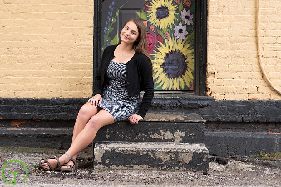 Senior Picture Tips: How to Prepare for Your Photoshoot So You Feel Confident & Authentic